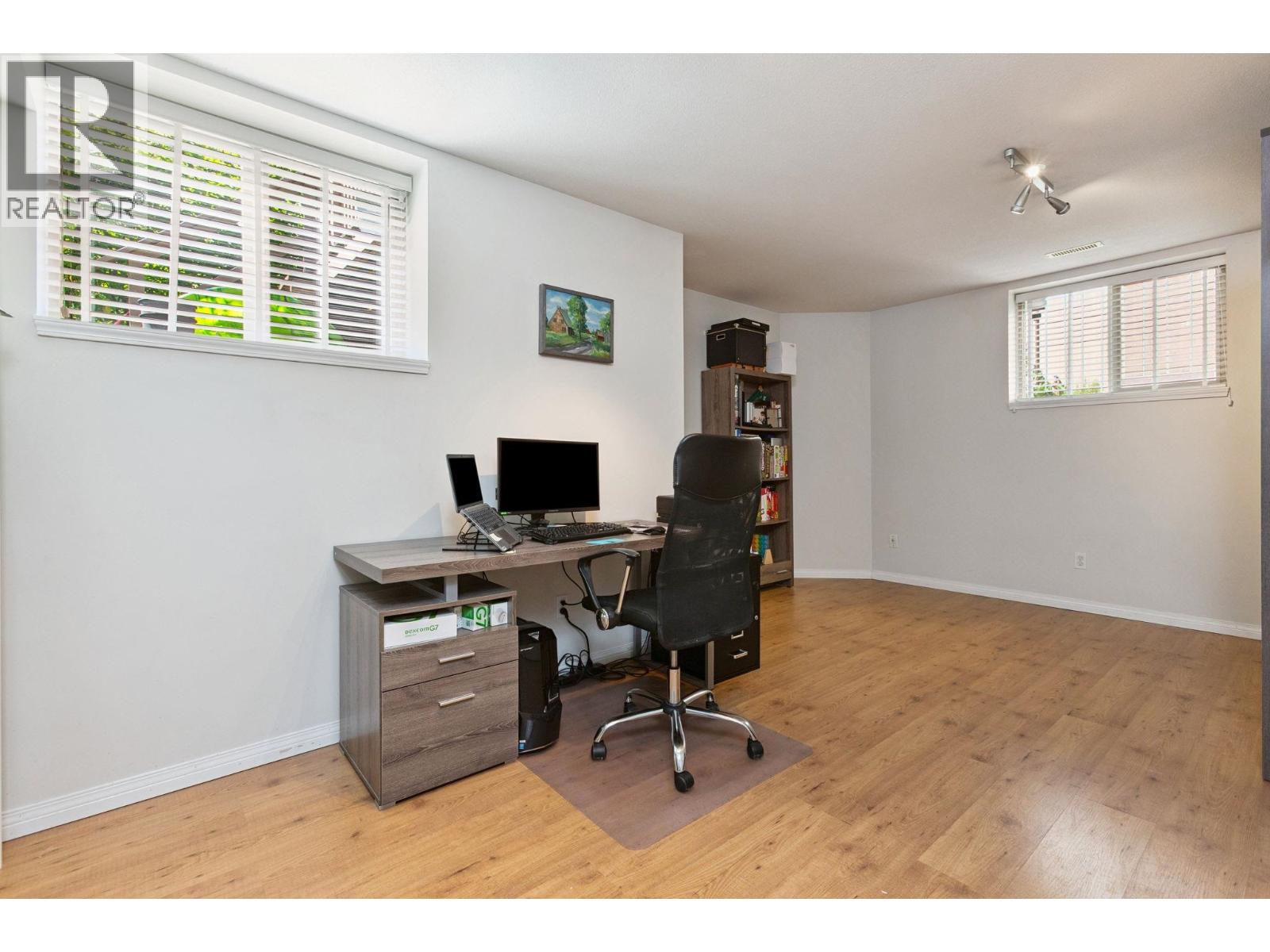 Photo 23 of 15 8868 16th Avenue, Burnaby BC