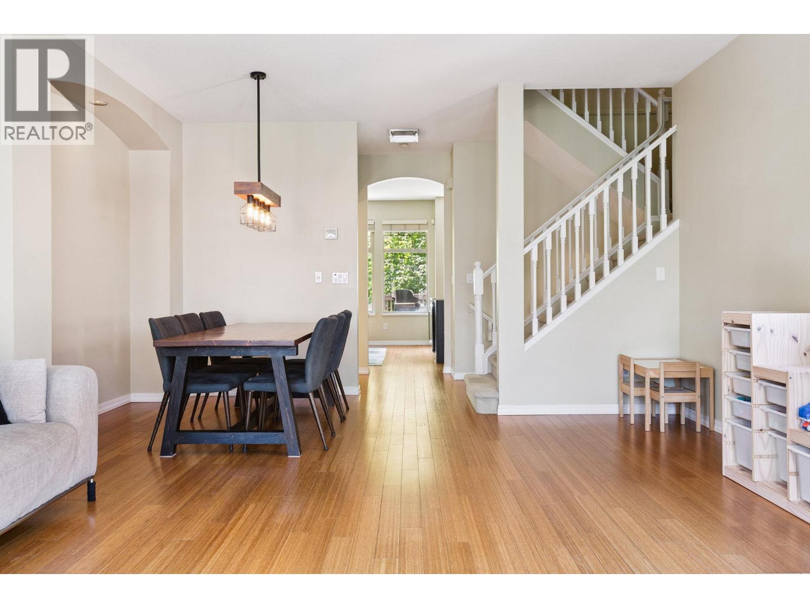 Photo 8 of 15 8868 16th Avenue, Burnaby BC