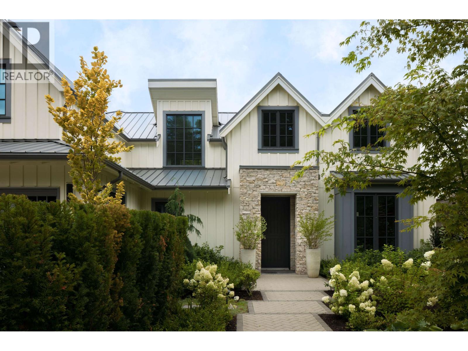 Photo 37 of 2902 Crescentview Drive, North Vancouver BC