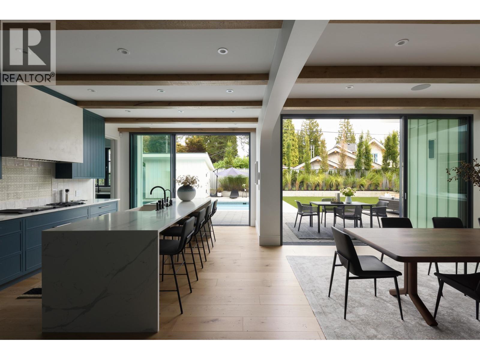 Photo 9 of 2902 Crescentview Drive, North Vancouver BC