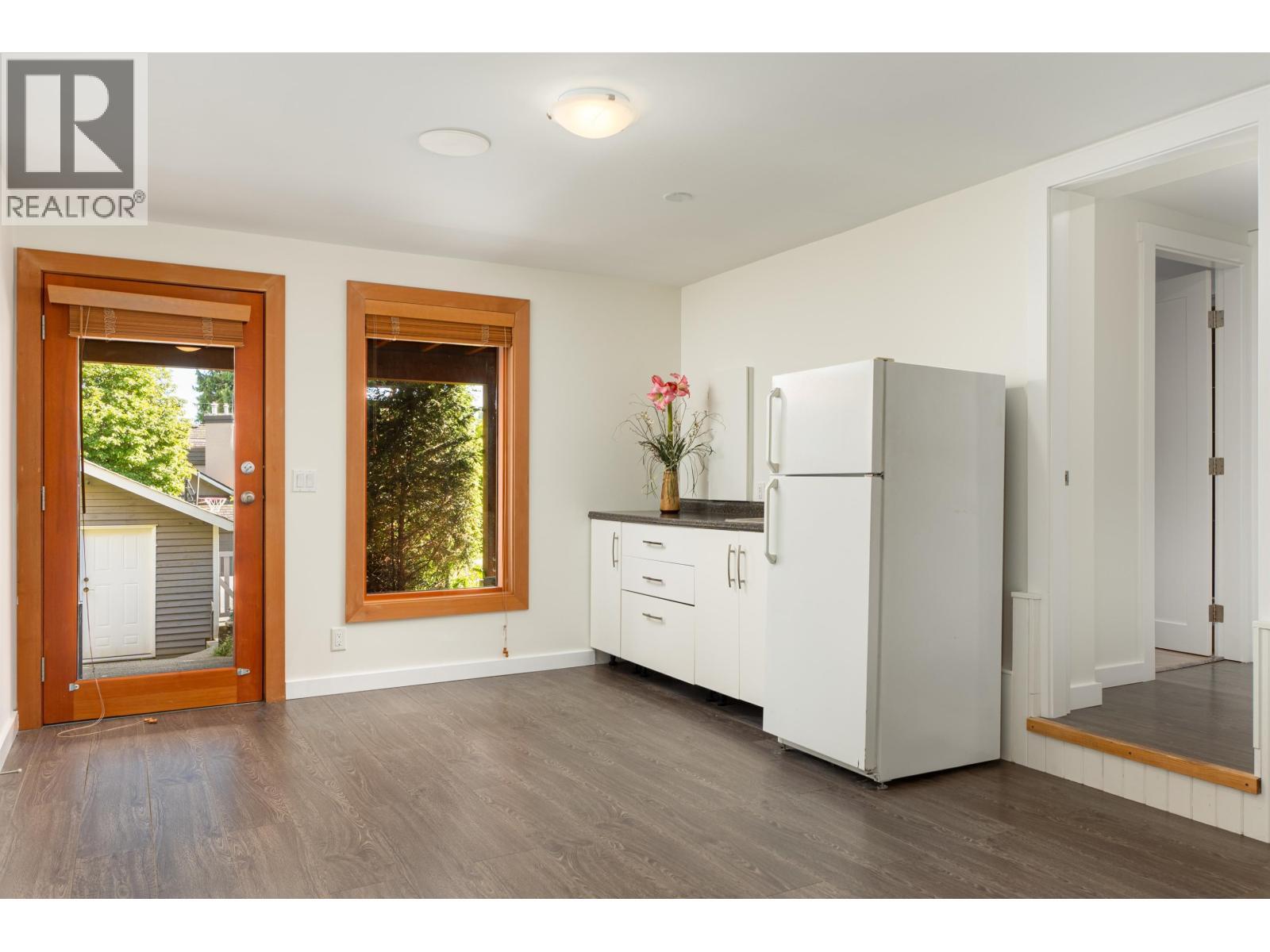 Photo 29 of 2436 Mathers Avenue, West Vancouver BC