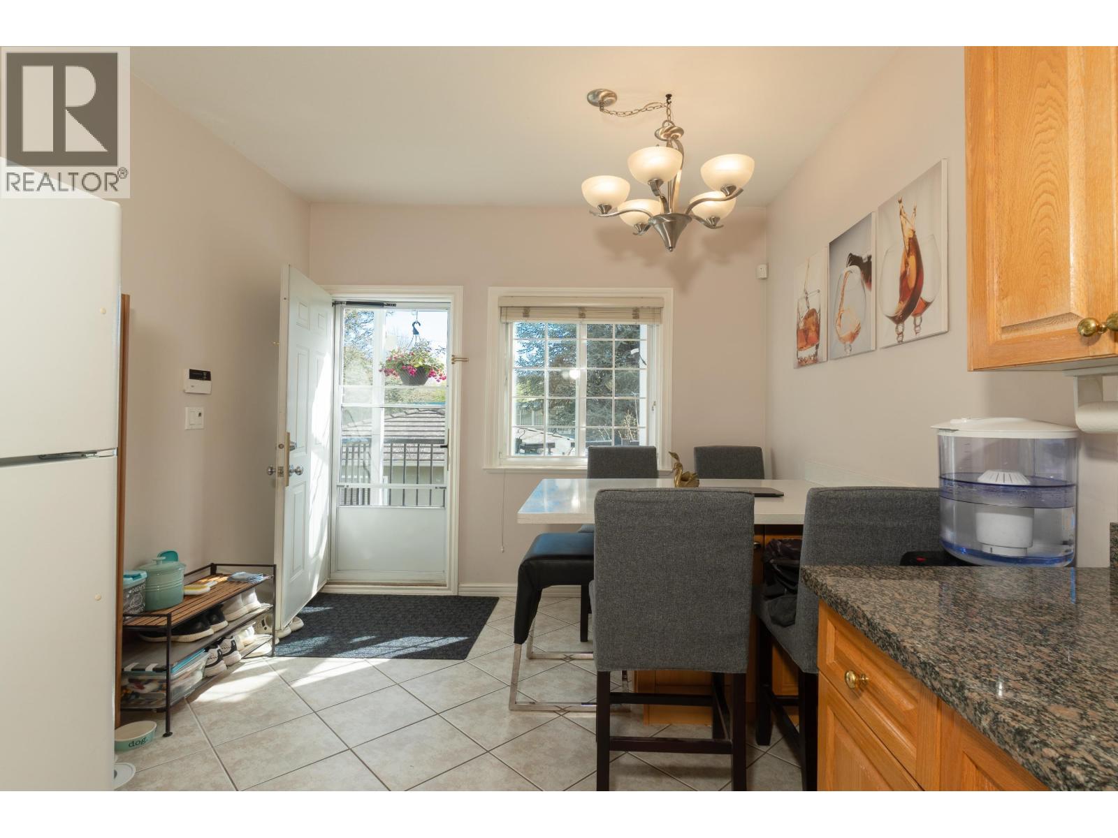 Photo 12 of 952 E 31st Avenue, Vancouver BC