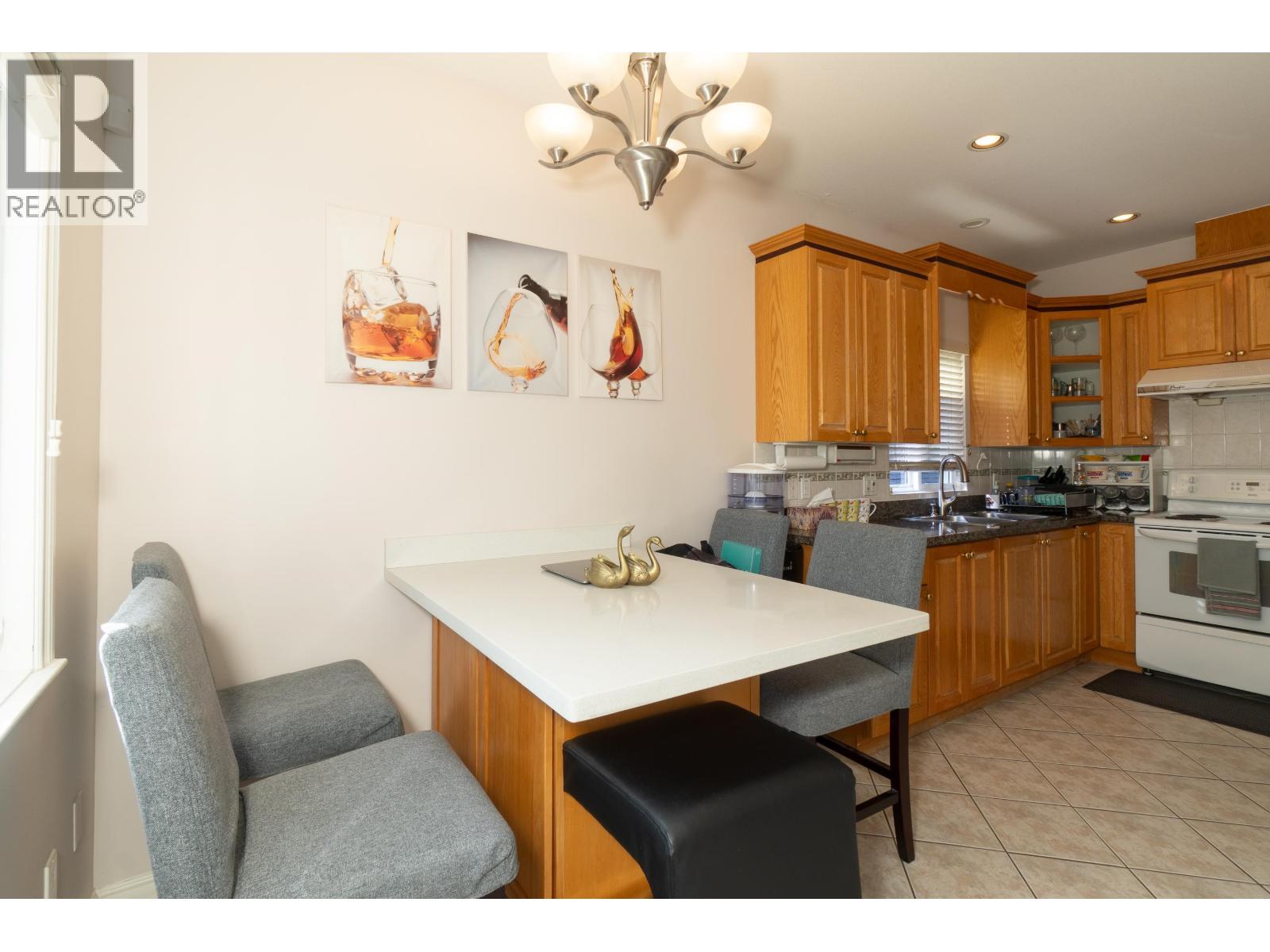 Photo 32 of 952 E 31st Avenue, Vancouver BC