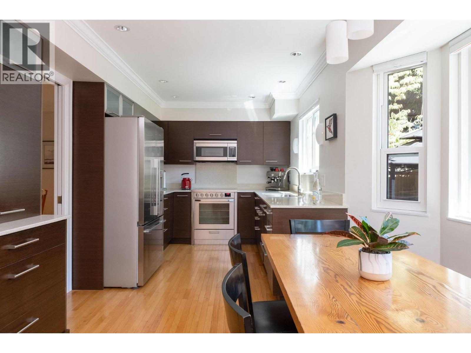 Photo 14 of 1504 Jubilee Court, North Vancouver BC
