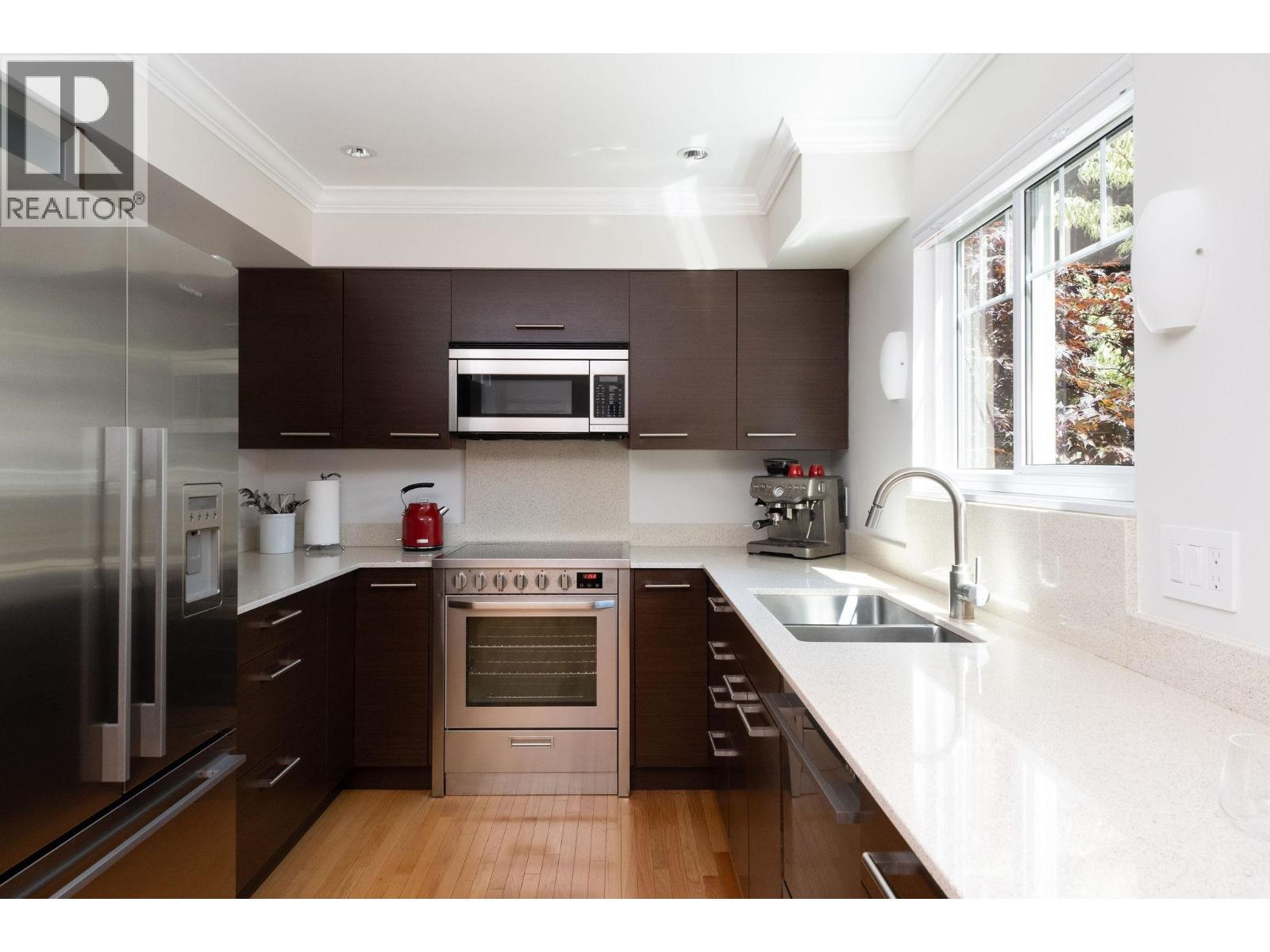 Photo 16 of 1504 Jubilee Court, North Vancouver BC
