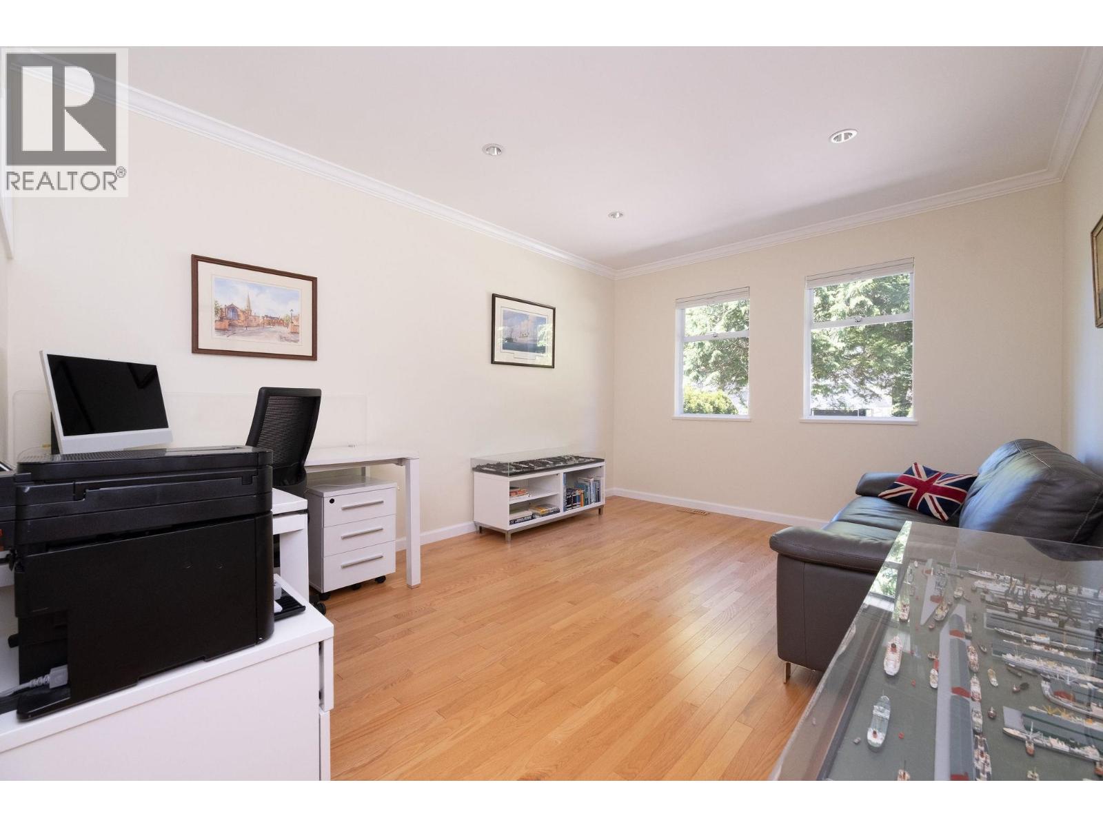 Photo 33 of 1504 Jubilee Court, North Vancouver BC