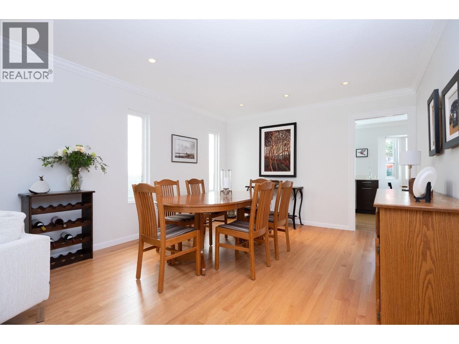 Photo 6 of 1504 Jubilee Court, North Vancouver BC