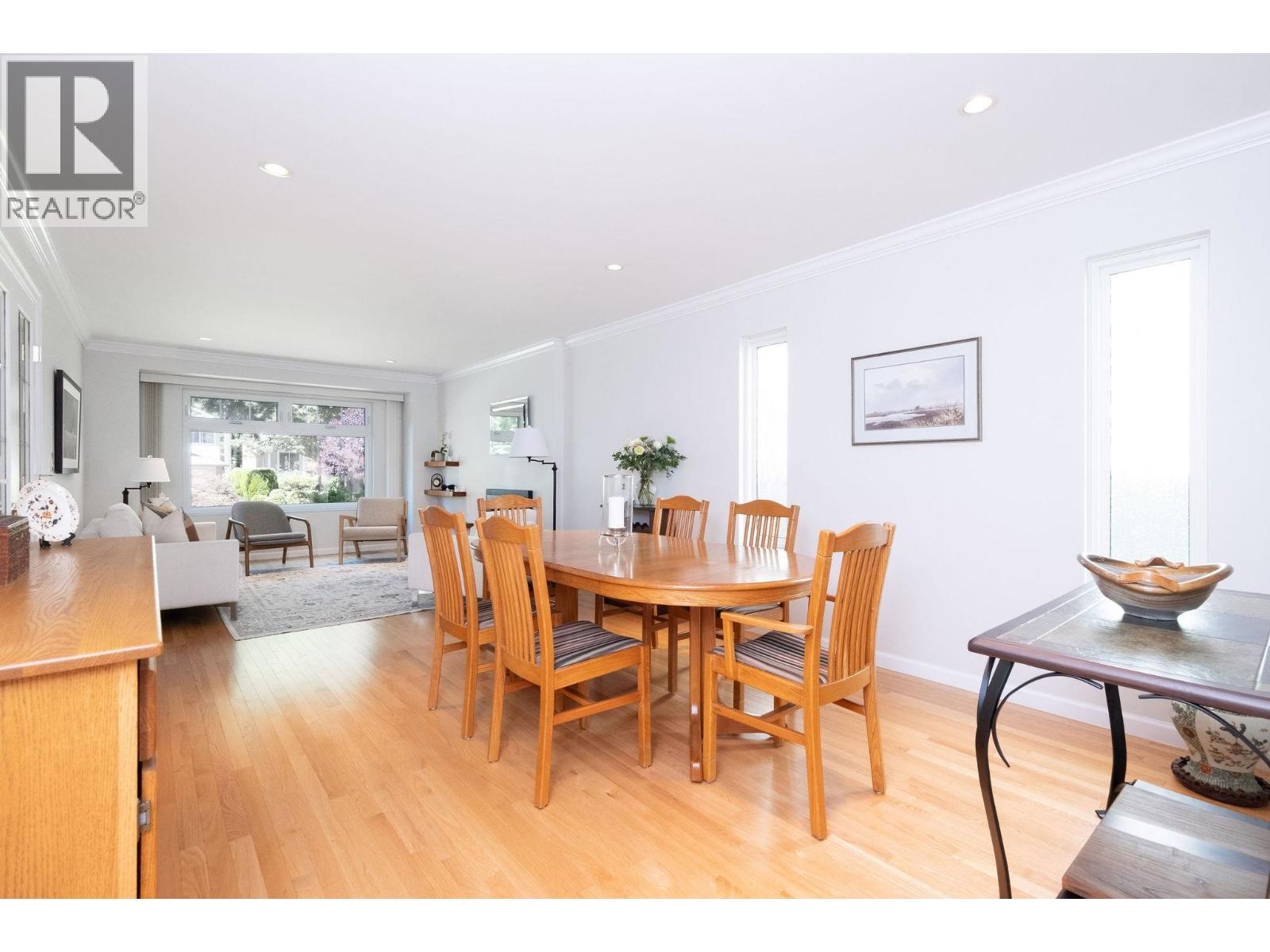 Photo 7 of 1504 Jubilee Court, North Vancouver BC