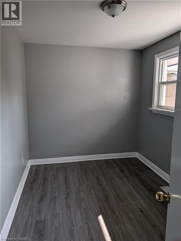 Photo 11 of 175 Oxford Street Unit A, Kitchener ON