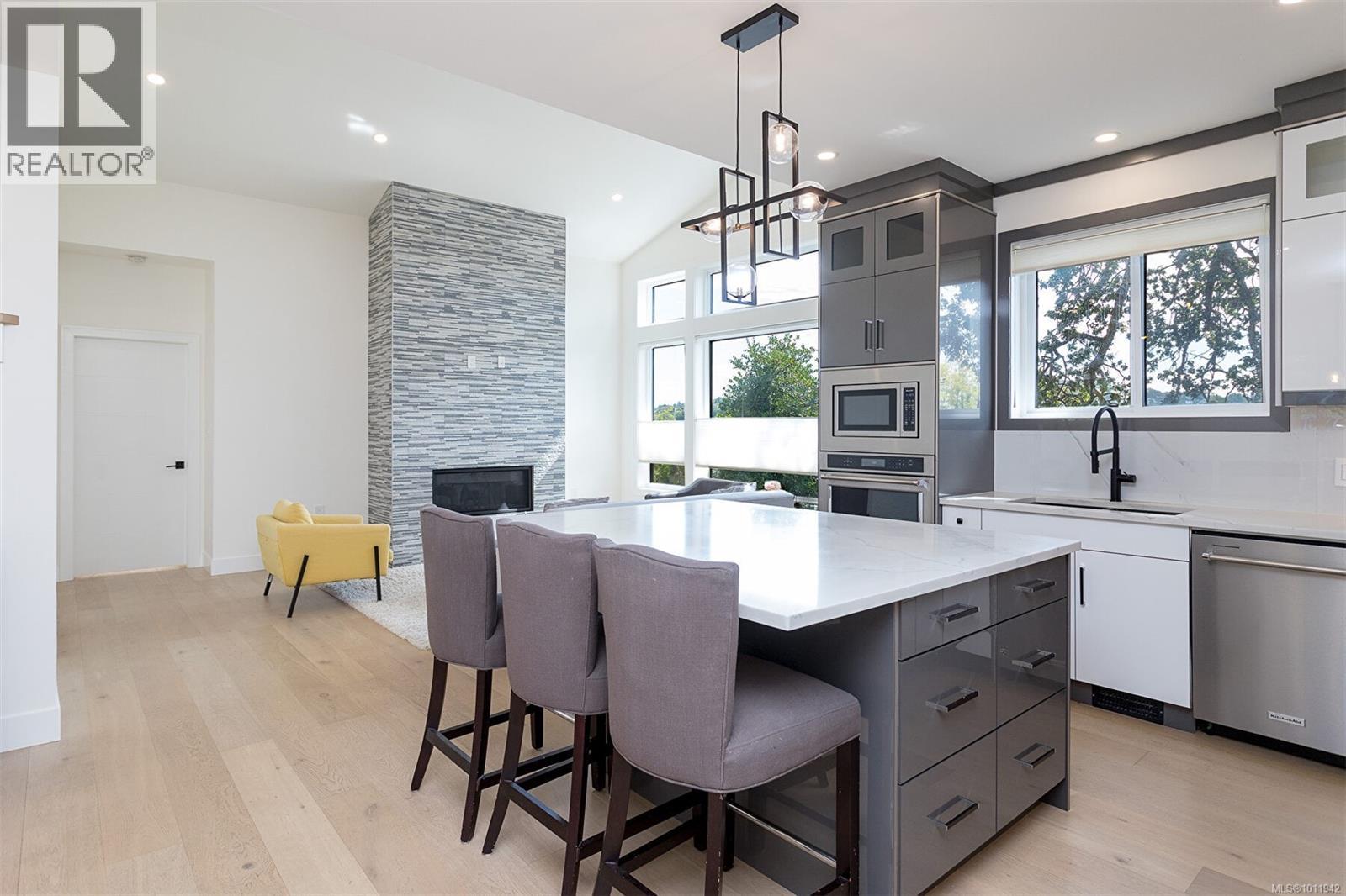  3595 Cedar Hill Road, Saanich