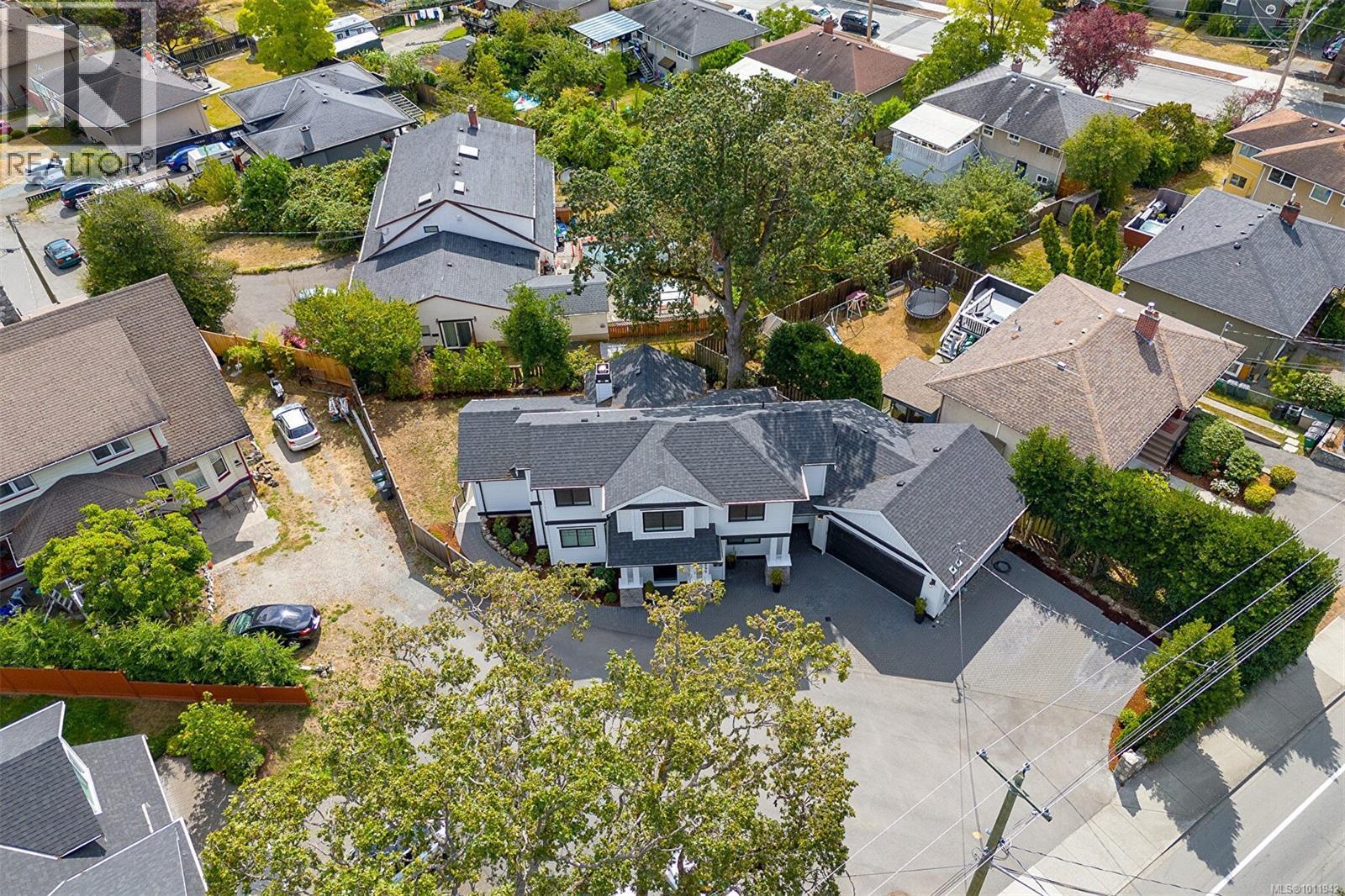  3595 Cedar Hill Road, Saanich