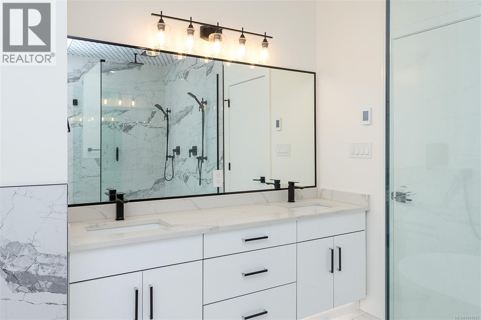  3595 Cedar Hill Road, Saanich