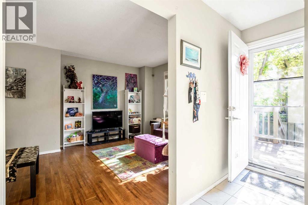 Photo 8 of 49 4936 Dalton Drive Nw, Calgary AB