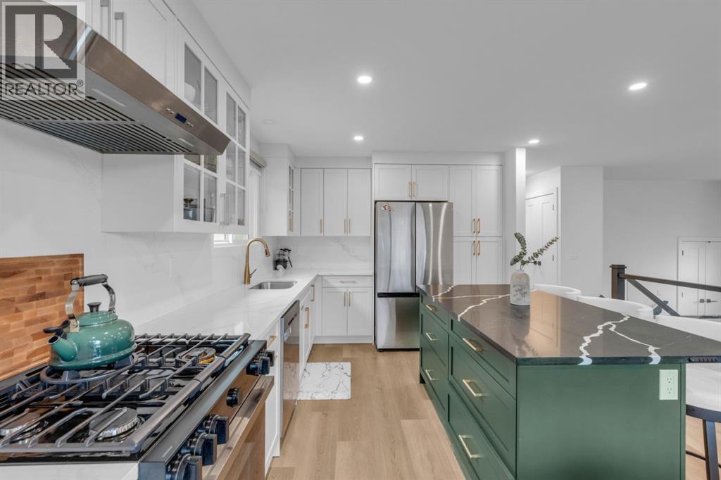 Photo 1 of 171 Bermuda Way Nw, Calgary AB