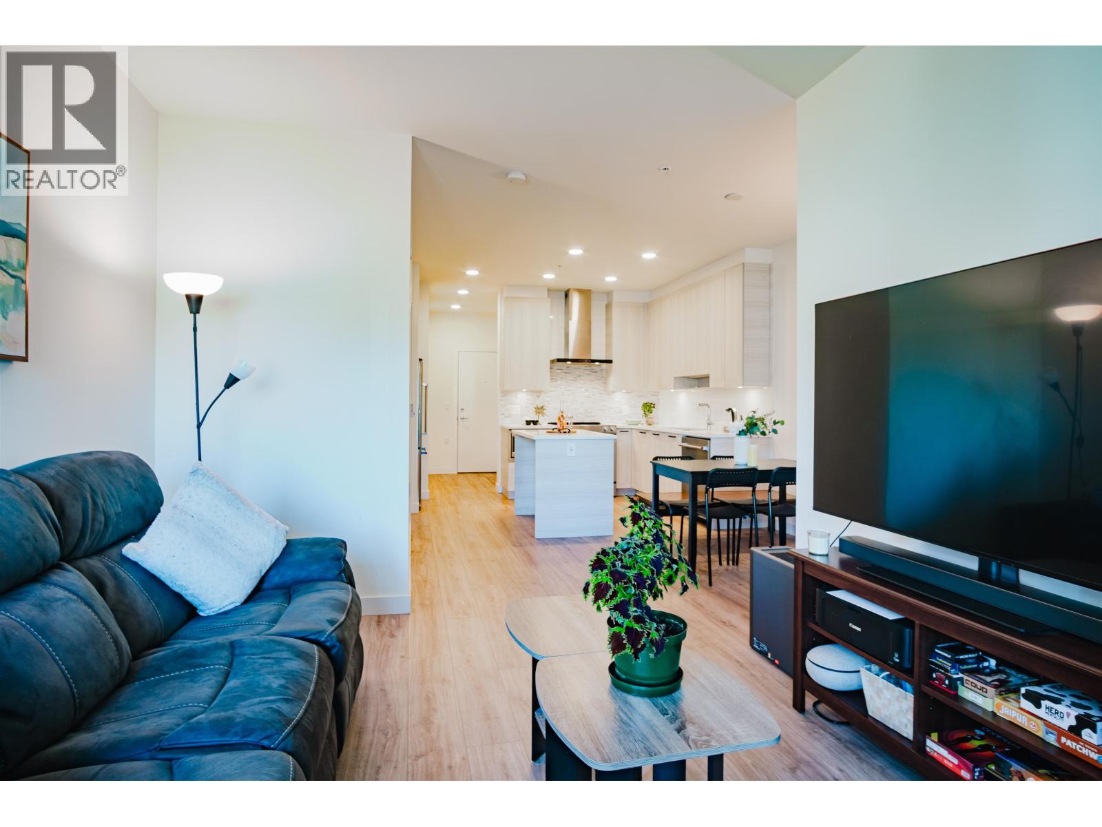 Photo 12 of 320 7133 14th Avenue, Burnaby BC