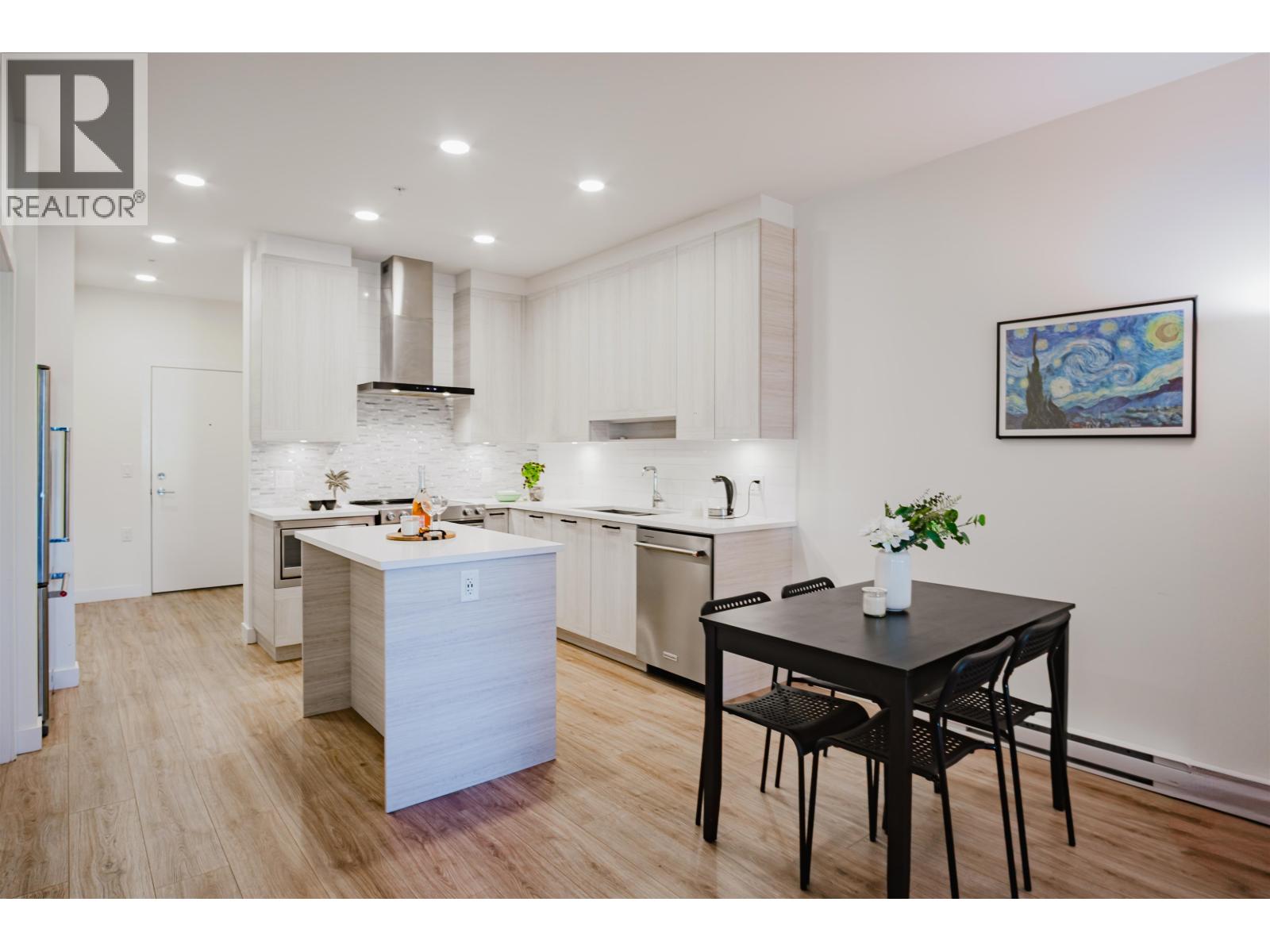 Photo 9 of 320 7133 14th Avenue, Burnaby BC