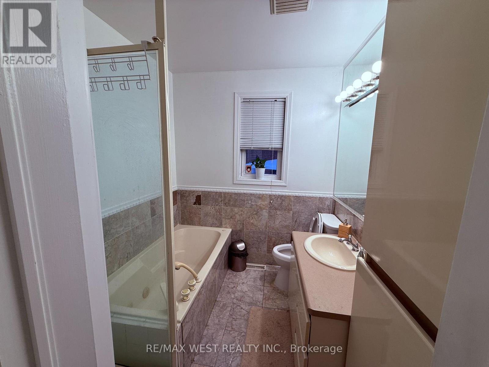 Photo 16 of 81 Freemont Avenue, Toronto ON