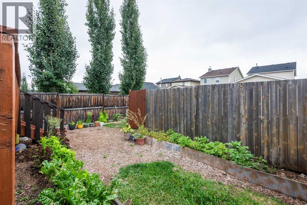 Photo 23 of 16 Bridlecrest Street Sw, Calgary AB