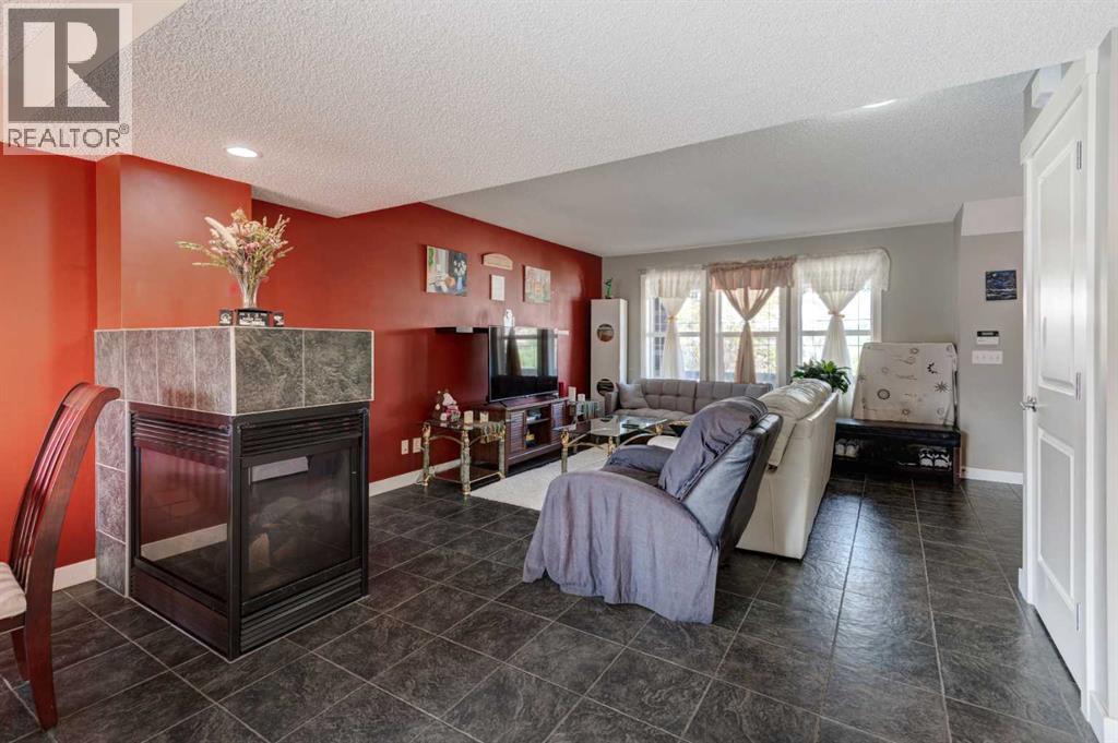 Photo 8 of 16 Bridlecrest Street Sw, Calgary AB