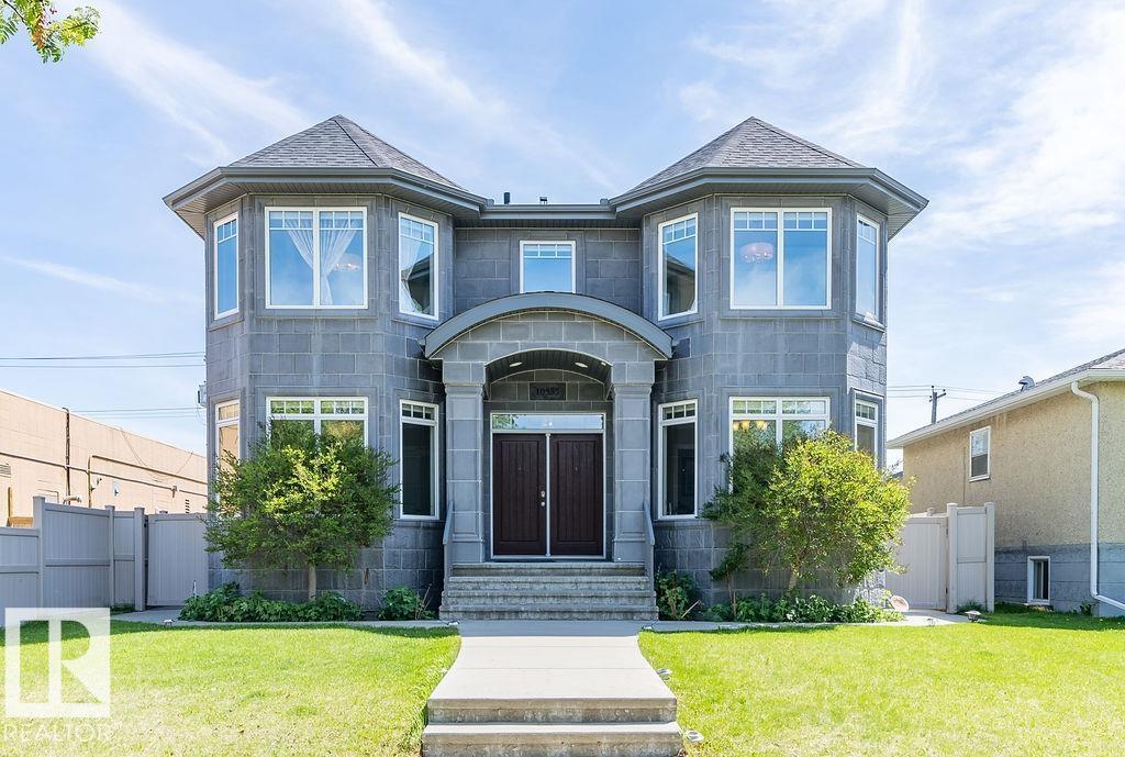 Photo 1 of 10535 80 St Nw, Edmonton AB