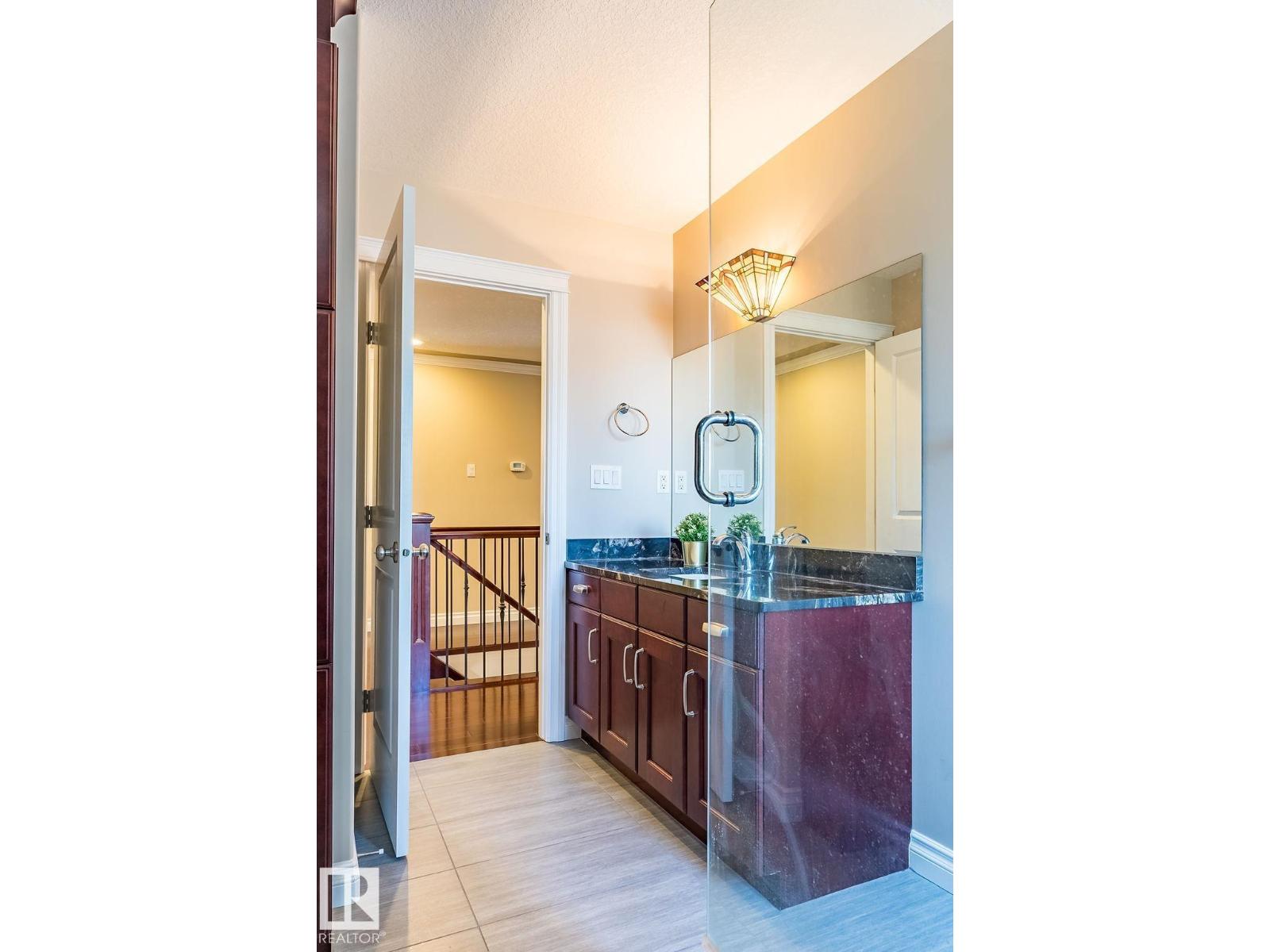 Photo 37 of 10535 80 St Nw, Edmonton AB