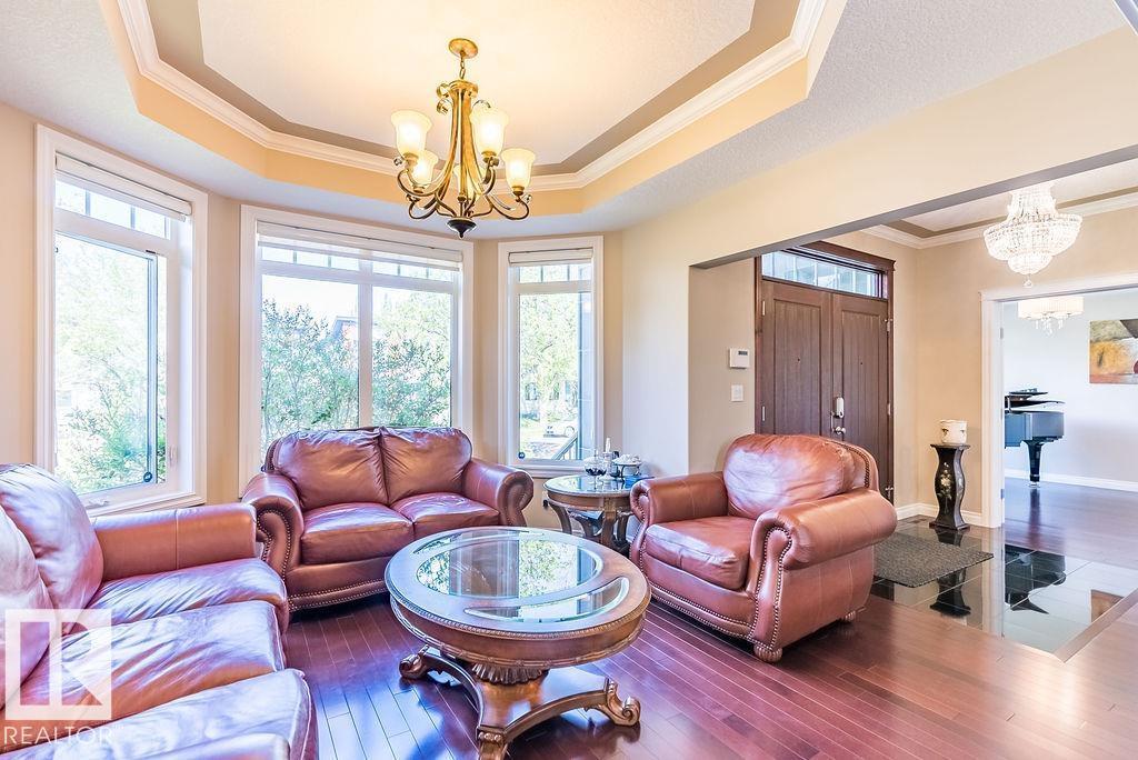Photo 5 of 10535 80 St Nw, Edmonton AB