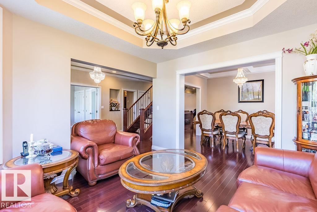 Photo 8 of 10535 80 St Nw, Edmonton AB