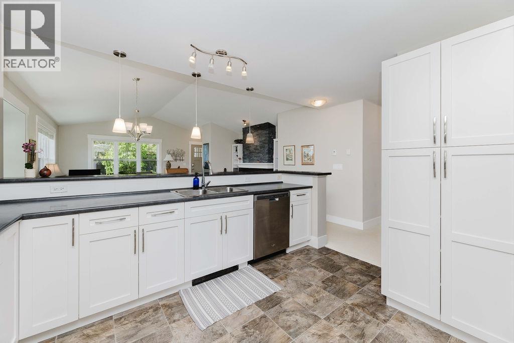 6360 BAILLIE ROAD, Sechelt