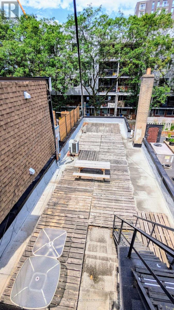 Photo 6 of Floor 3 444 Queen Street W, Toronto ON