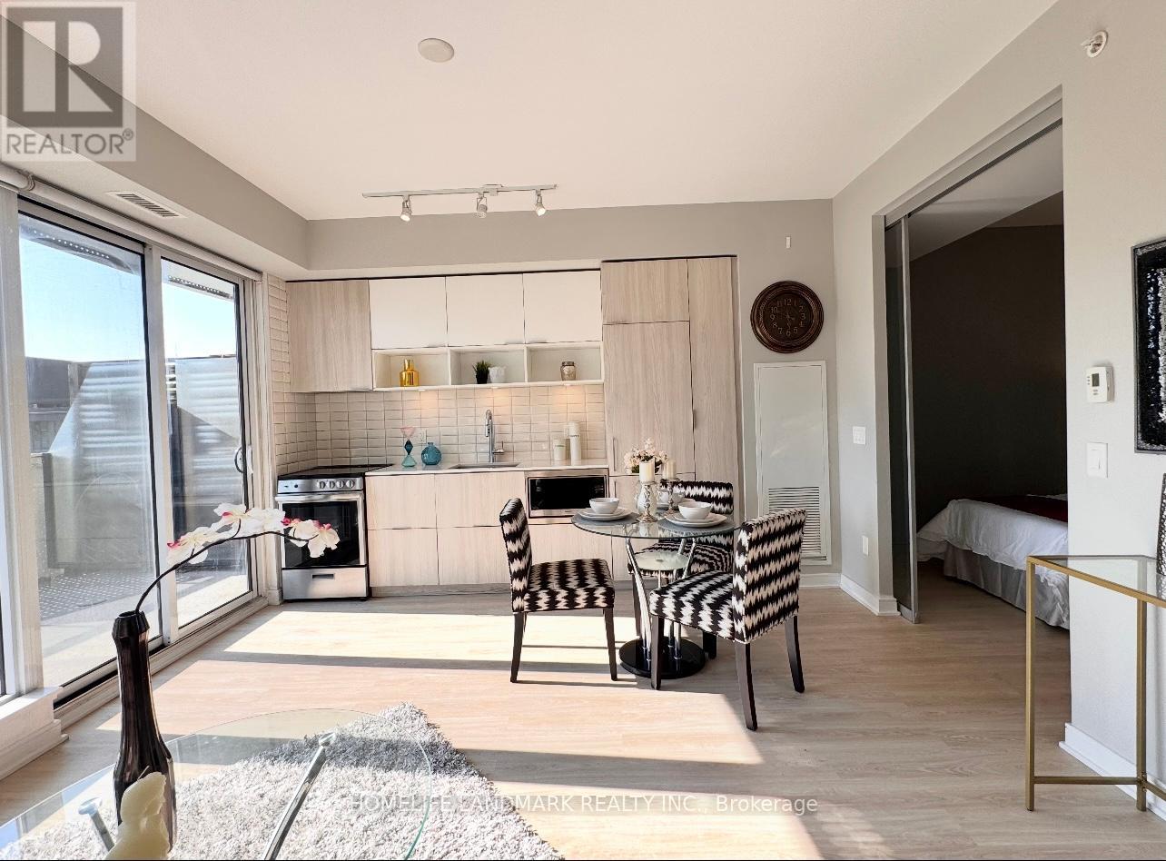 Photo 4 of 1011 60 Tannery Road, Toronto ON