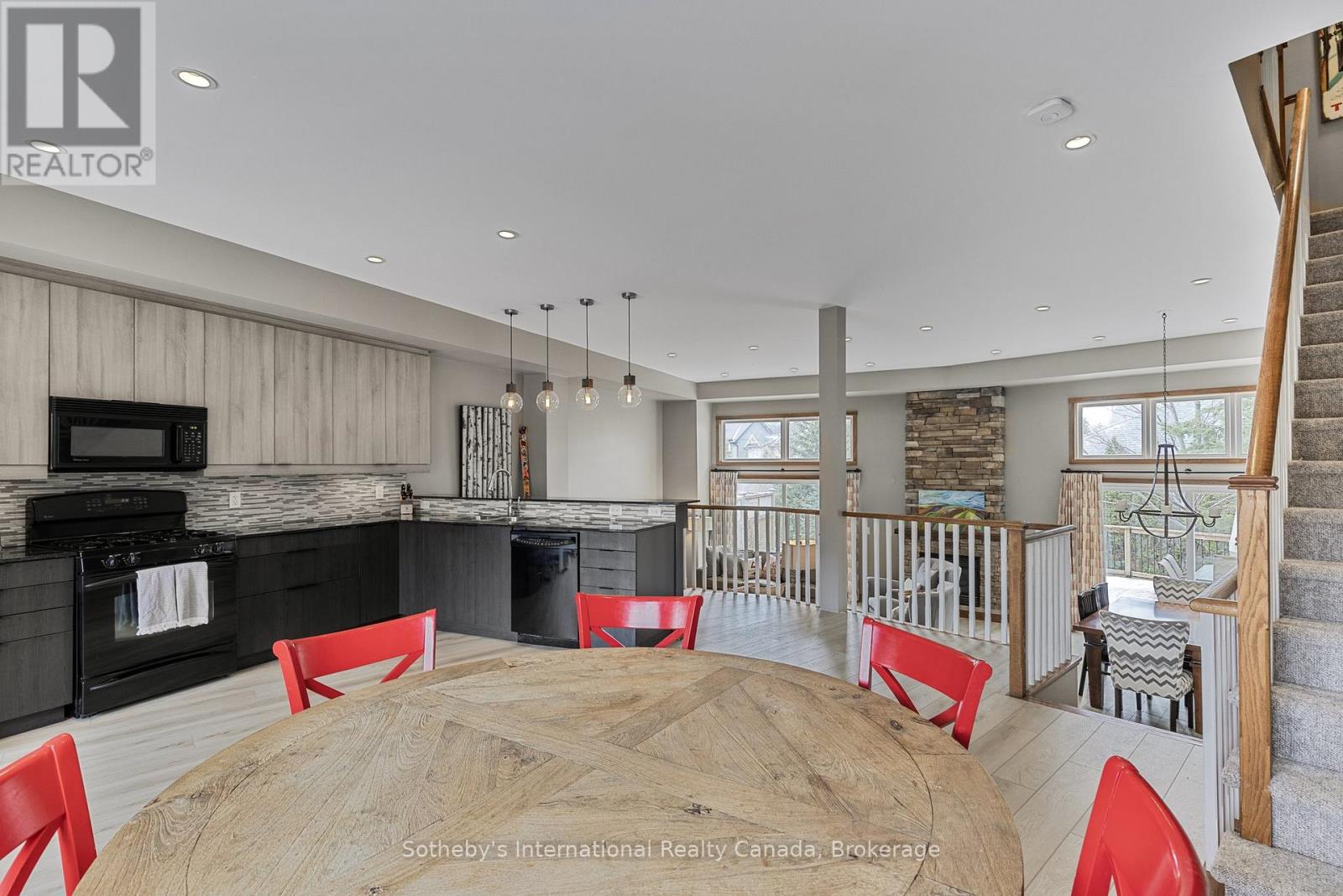 Photo 20 of 25 104 Farm Gate Road, Blue Mountains ON