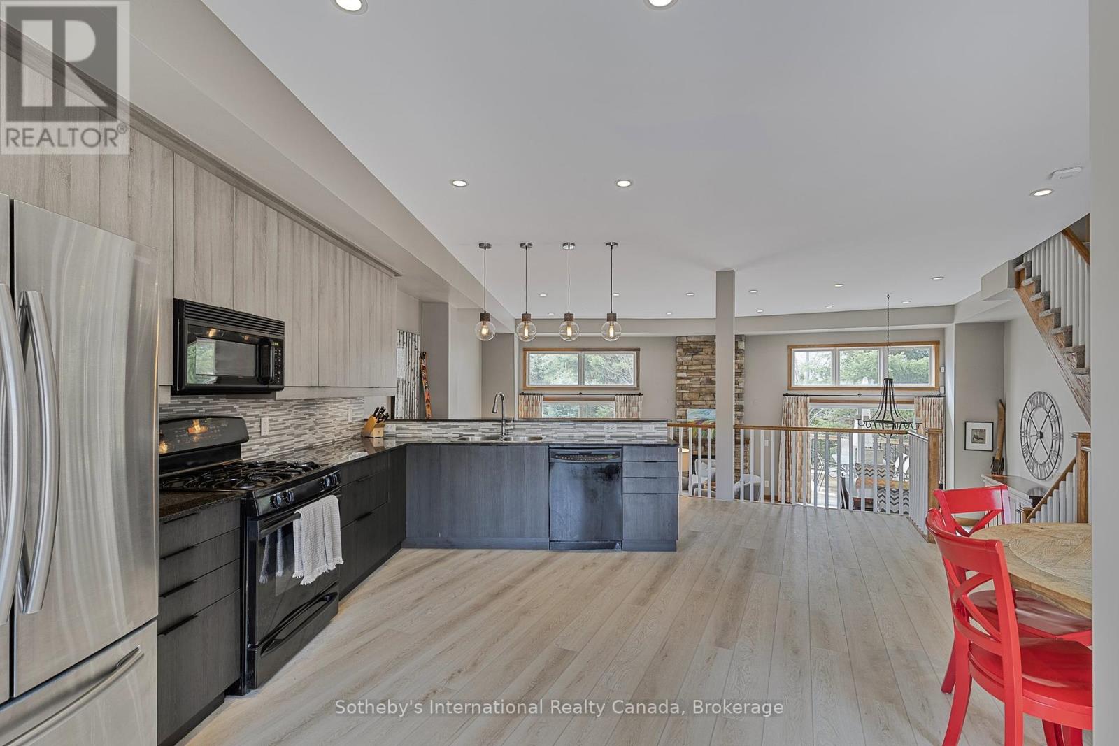 Photo 22 of 25 104 Farm Gate Road, Blue Mountains ON