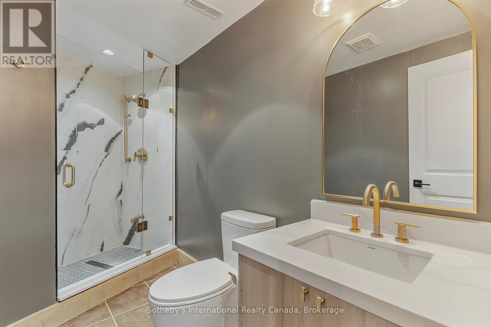 Photo 9 of 25 104 Farm Gate Road, Blue Mountains ON