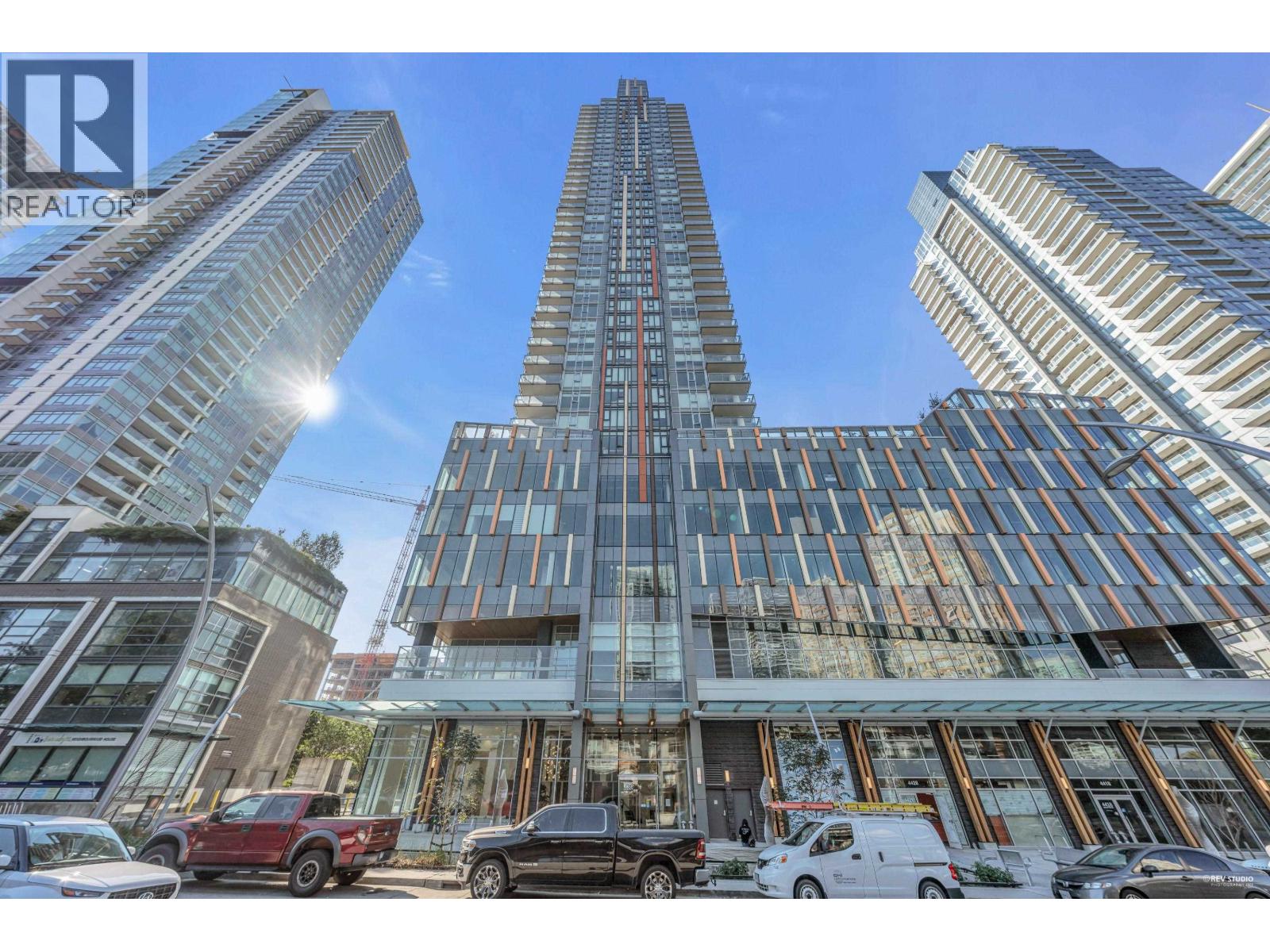TH1 6398 SILVER AVENUE, Burnaby