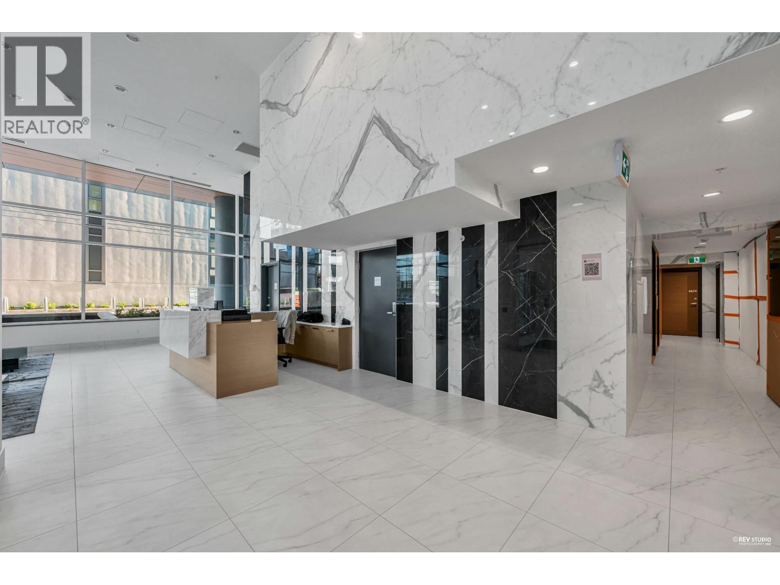 TH1 6398 SILVER AVENUE, Burnaby