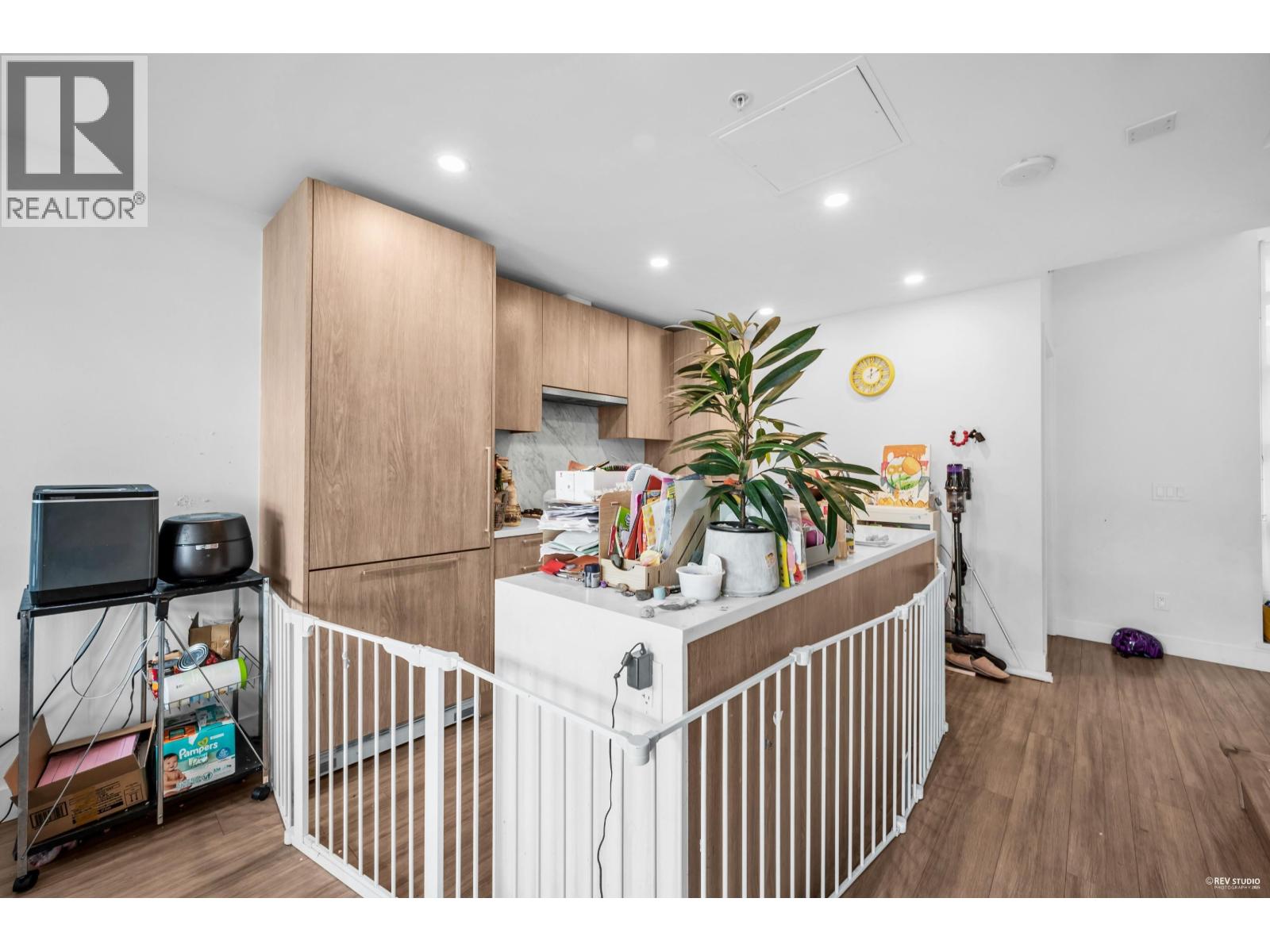 TH1 6398 SILVER AVENUE, Burnaby