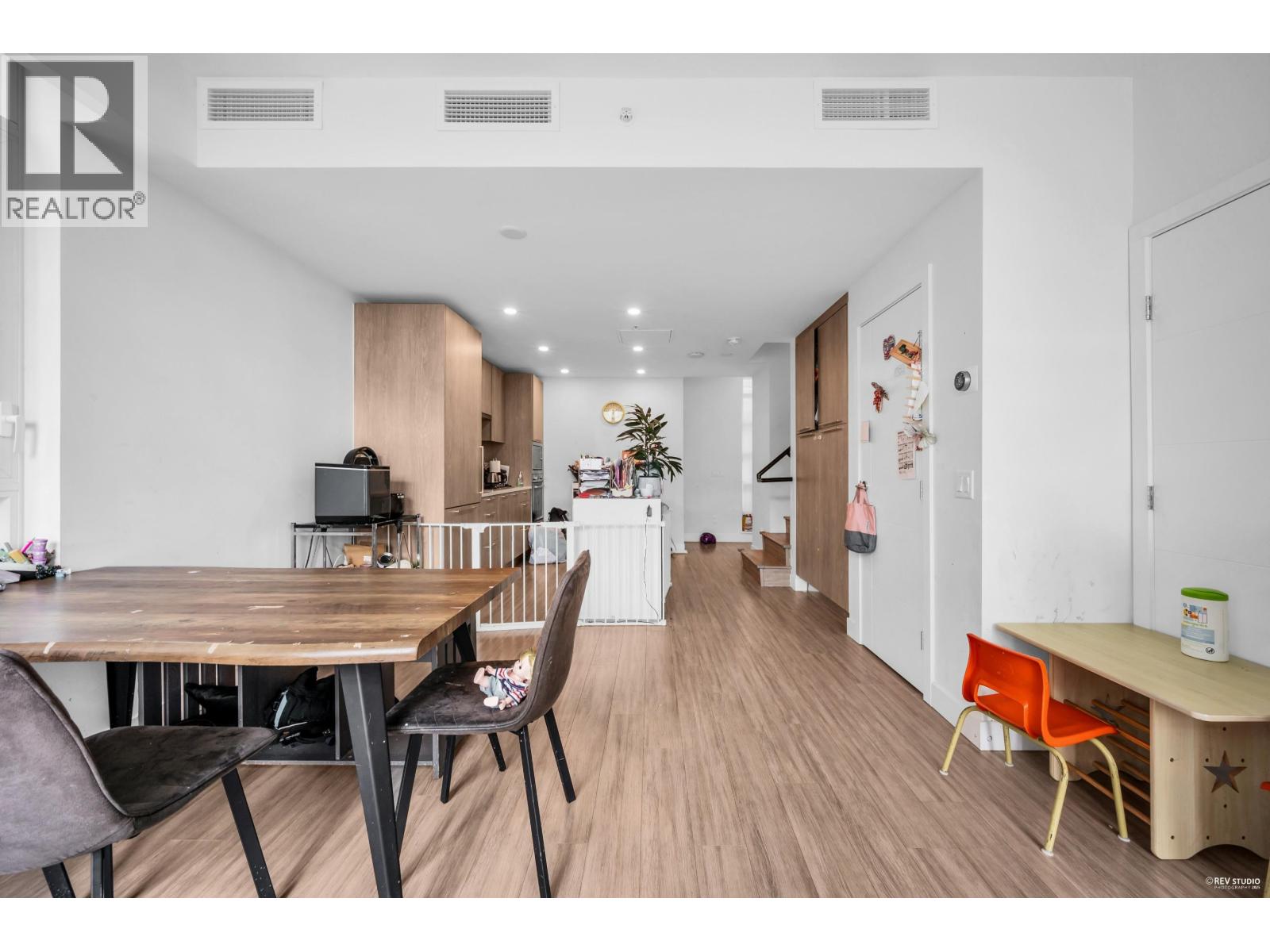 TH1 6398 SILVER AVENUE, Burnaby