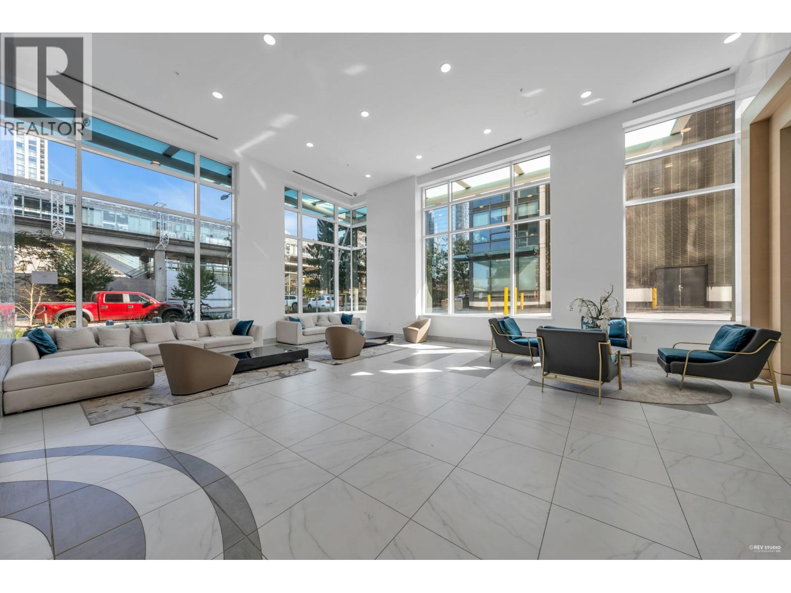 TH1 6398 SILVER AVENUE, Burnaby