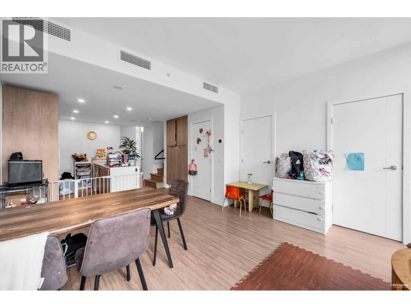 TH1 6398 SILVER AVENUE, Burnaby