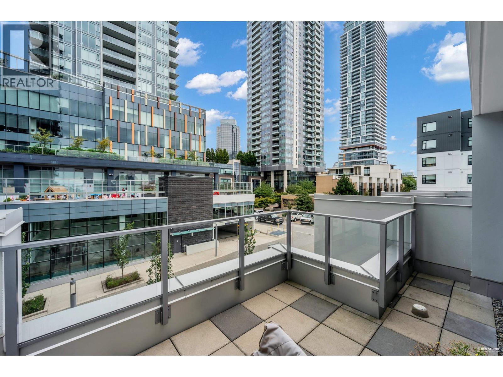 TH1 6398 SILVER AVENUE, Burnaby