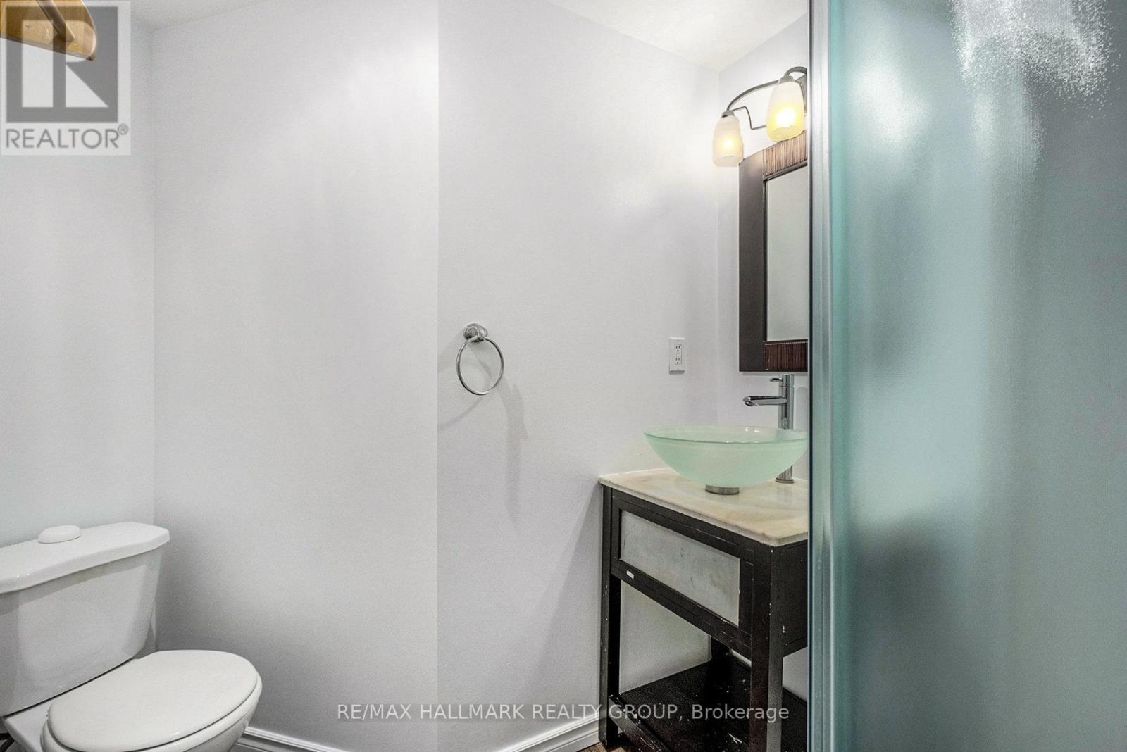Photo 11 of 121 Prem Circle, Ottawa ON