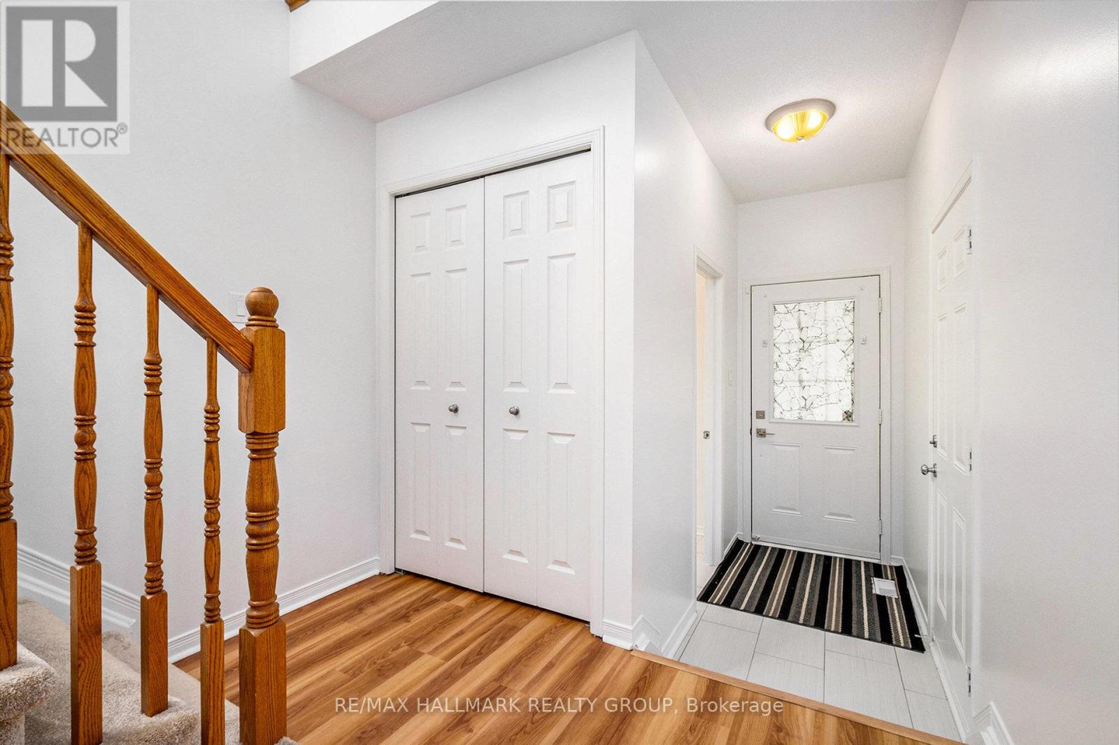 Photo 3 of 121 Prem Circle, Ottawa ON