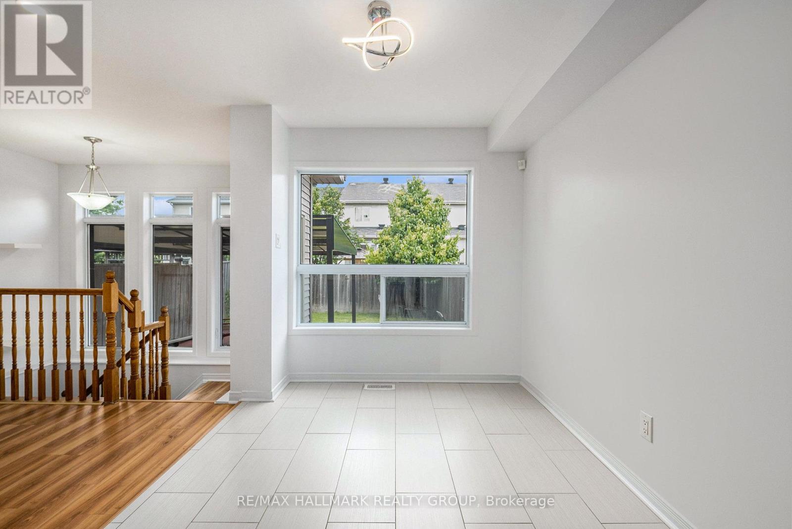 Photo 6 of 121 Prem Circle, Ottawa ON