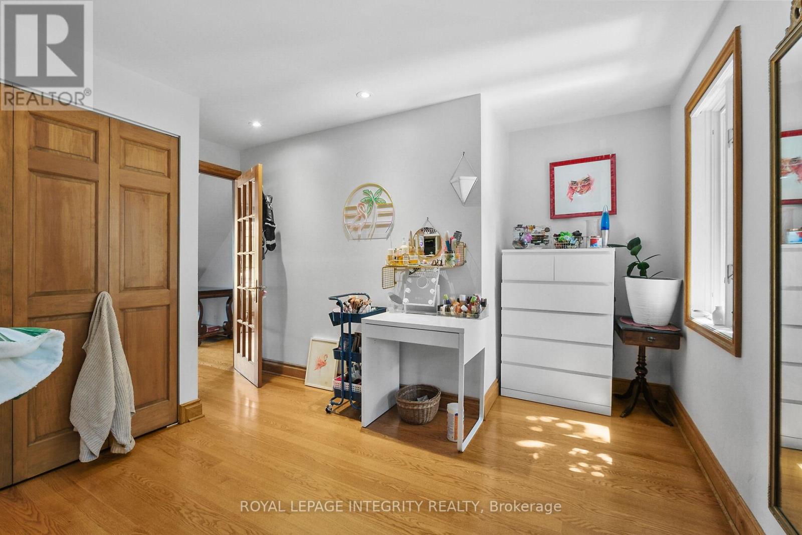 Photo 11 of 53 St Andrew Street, Ottawa ON