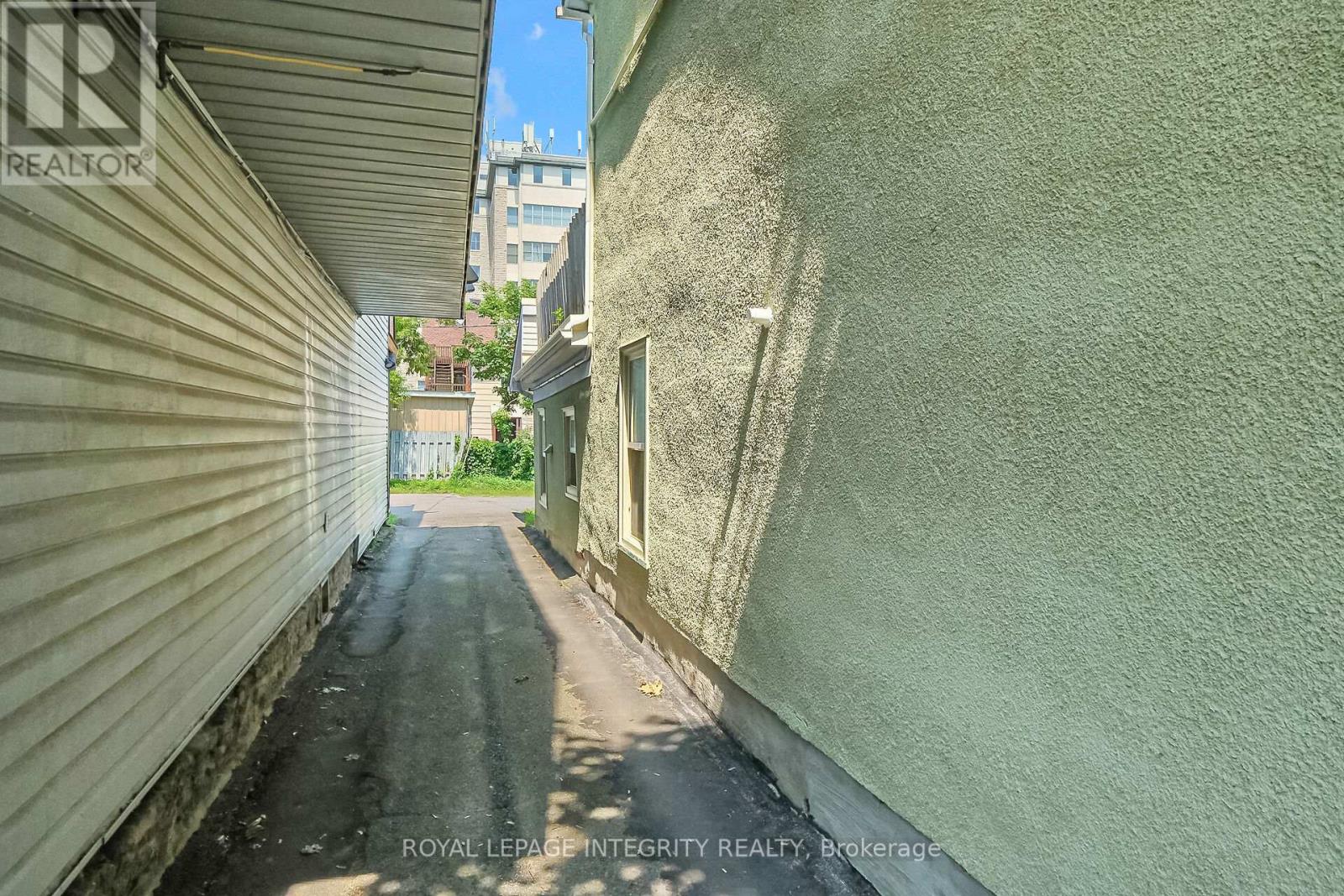 Photo 22 of 53 St Andrew Street, Ottawa ON