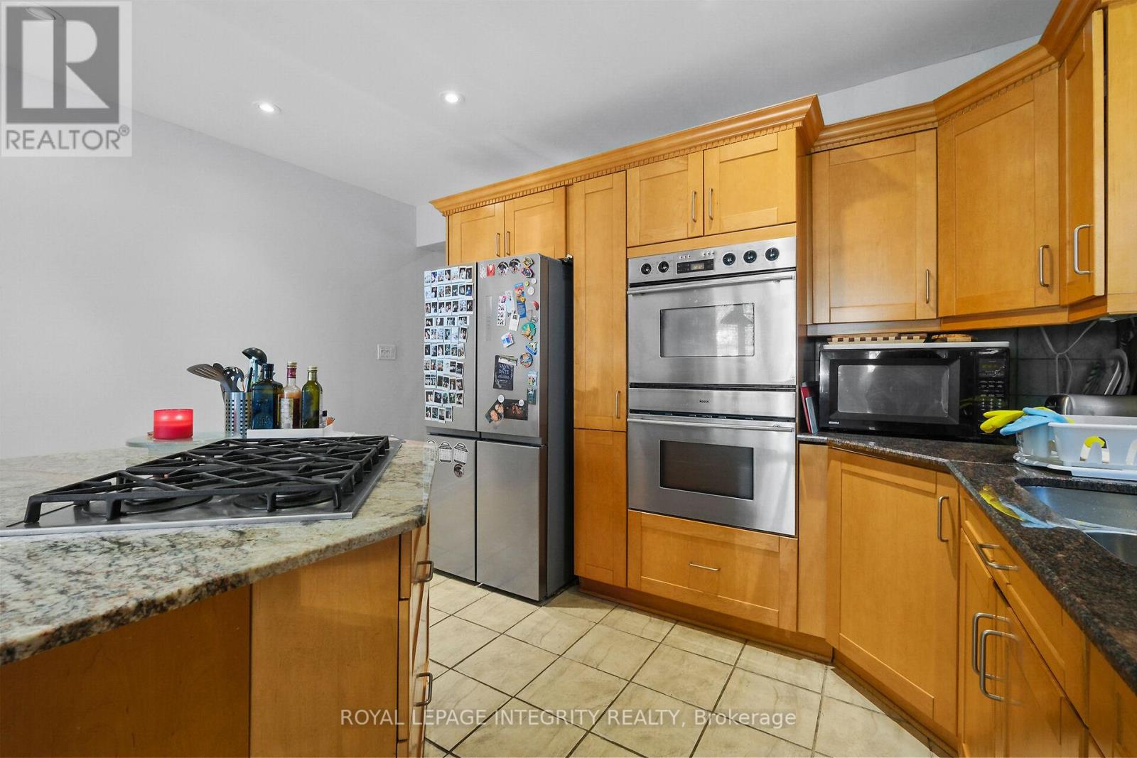 Photo 7 of 53 St Andrew Street, Ottawa ON