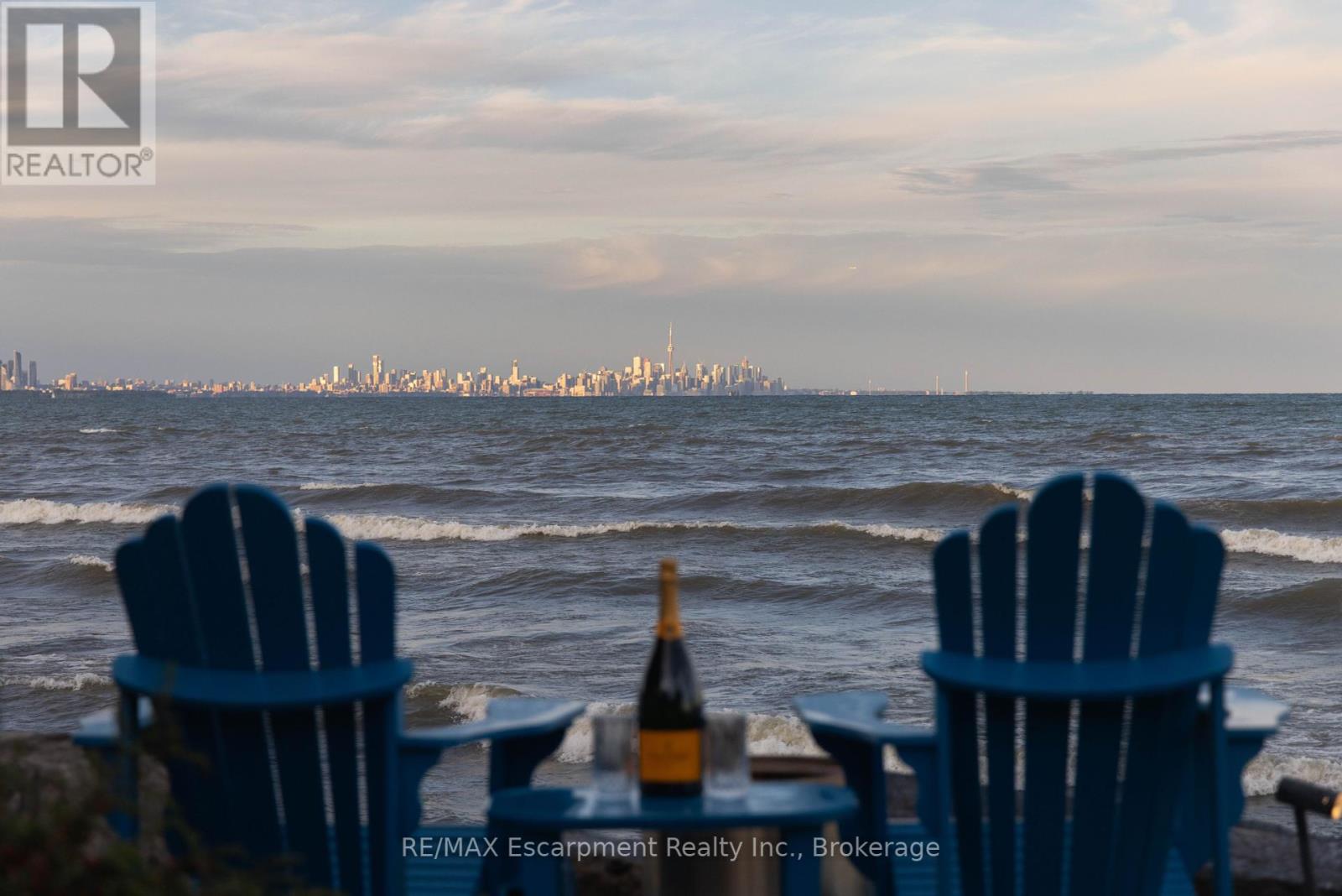 Photo 12 of 1540 Watersedge Road, Mississauga ON