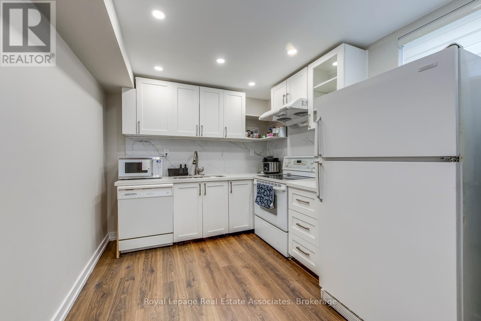Photo 37 of Lower 1867 Sandgate Crescent, Mississauga ON