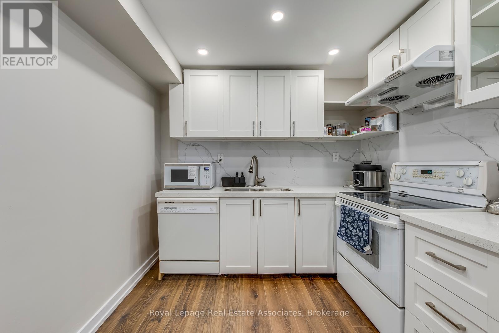 Photo 38 of Lower 1867 Sandgate Crescent, Mississauga ON