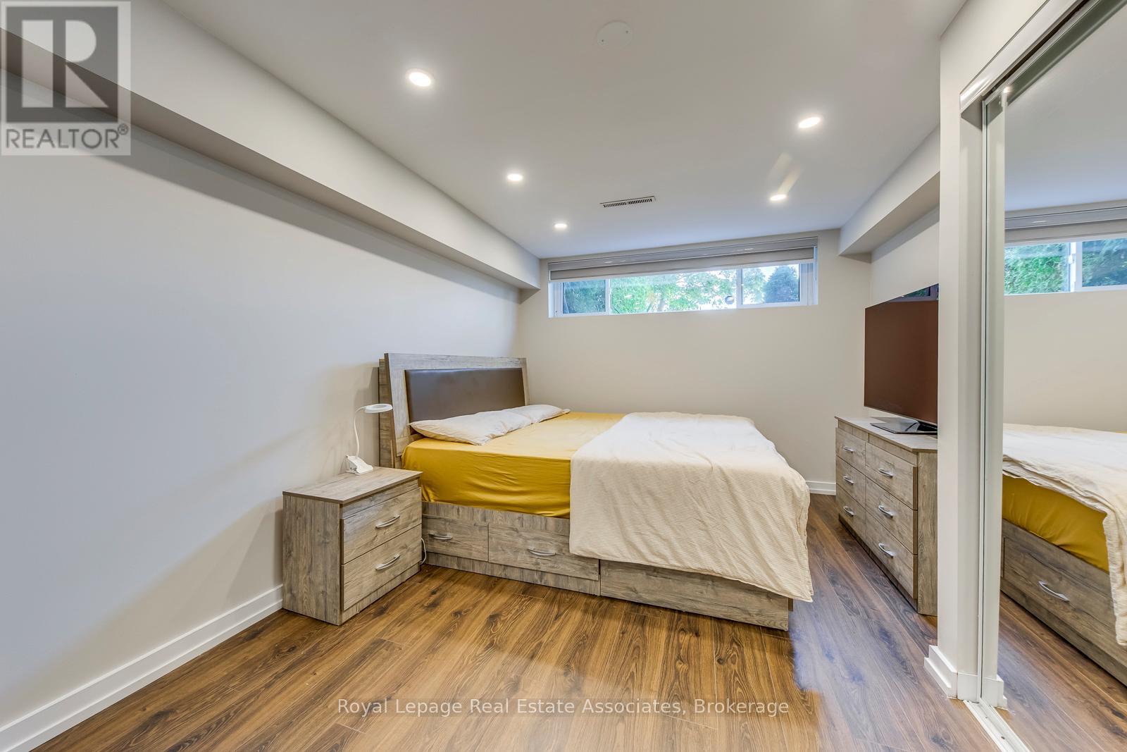 Photo 40 of Lower 1867 Sandgate Crescent, Mississauga ON